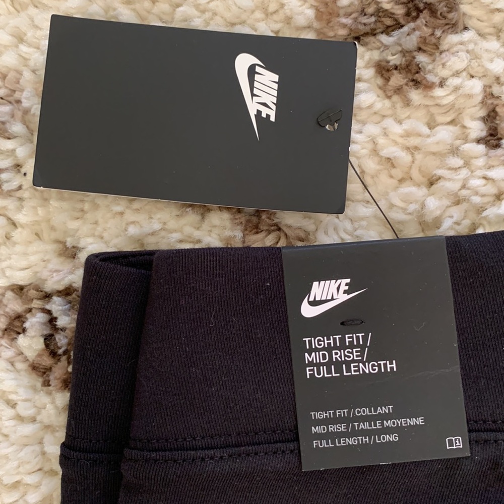 NWT Nike Leggings - Picture 2 of 3